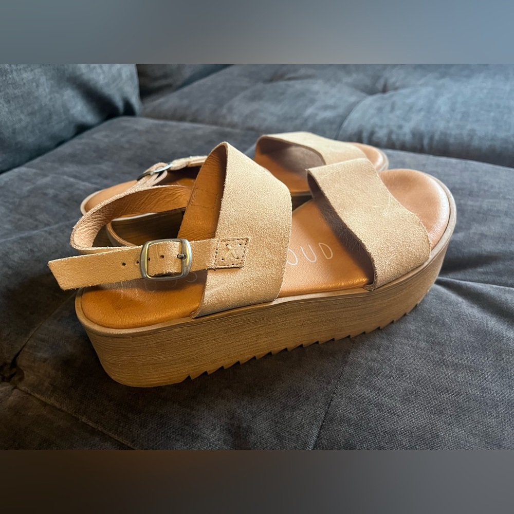 Beige/Tan Platform Sandals, Musse & Cloud